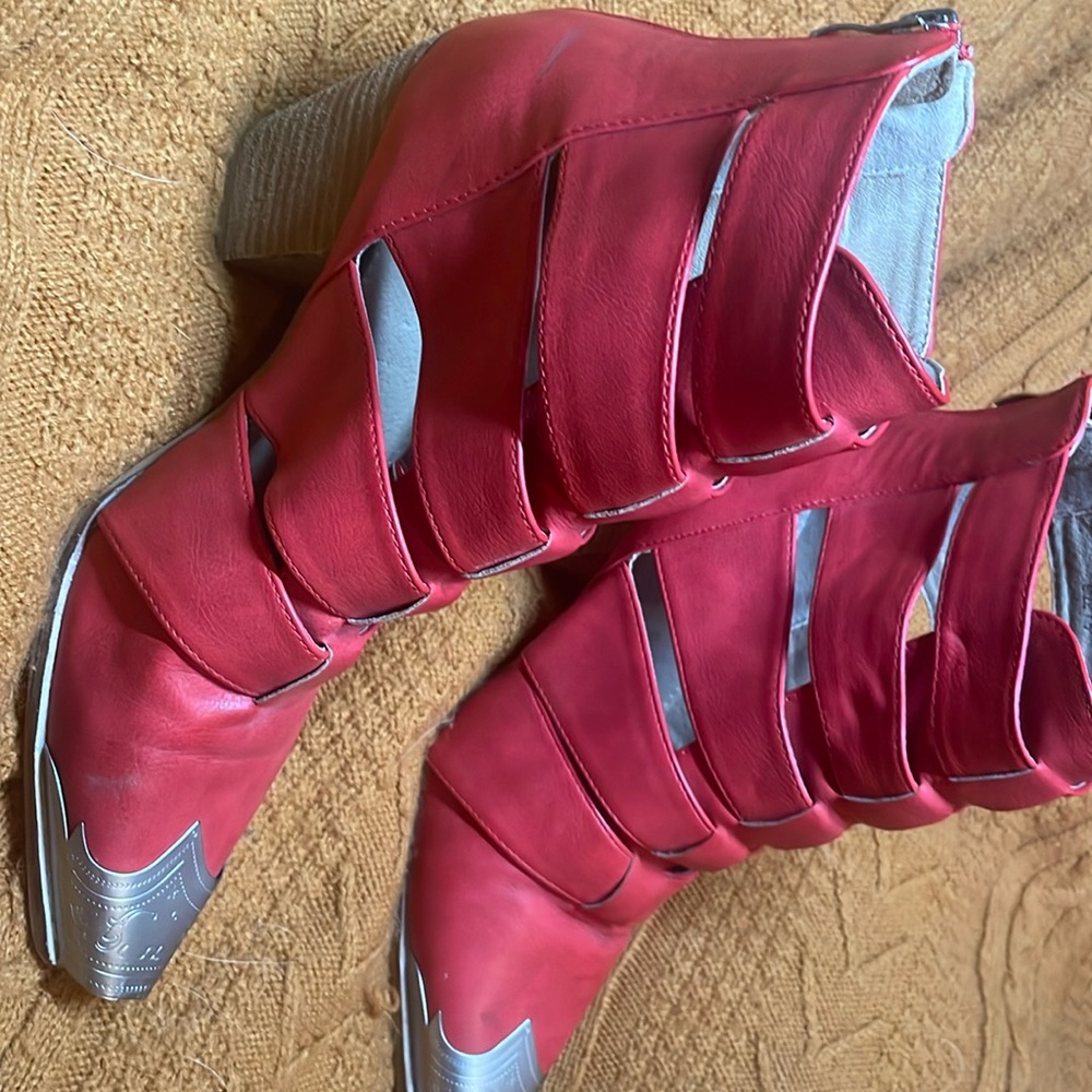 Beast fashion high heels!!